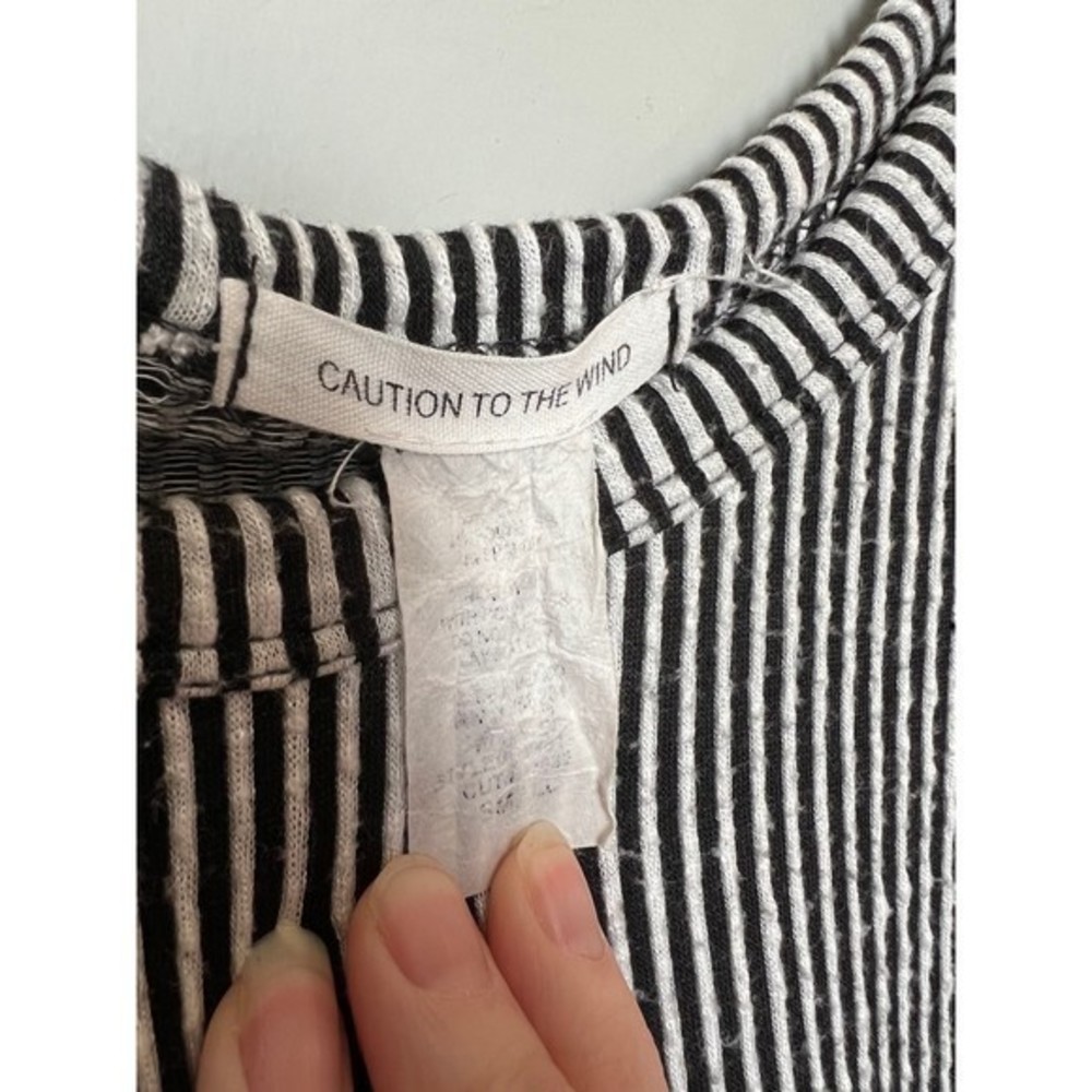 Caution to the Wind Anthropologie top size S - Picture 3 of 4